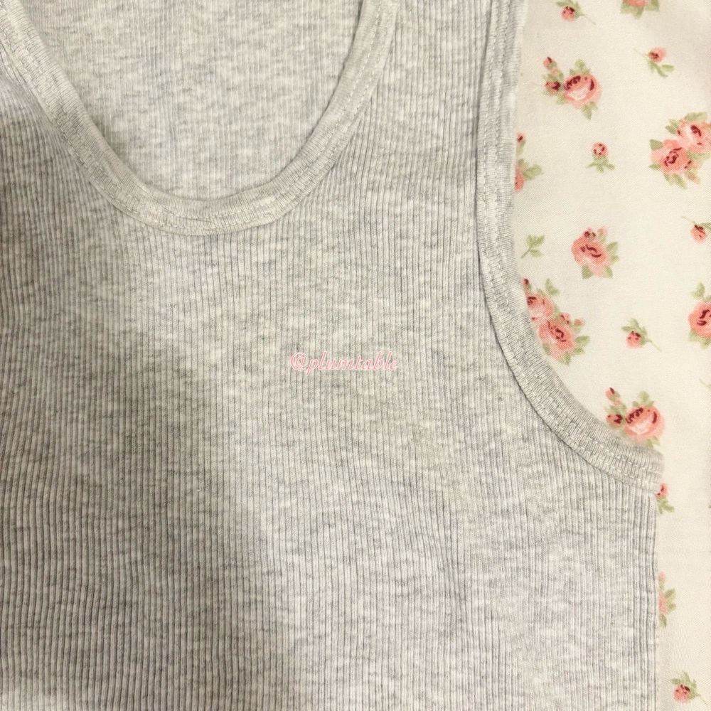 Brandy Melville Light Gray Ribbed Tank Top - Picture 2 of 3